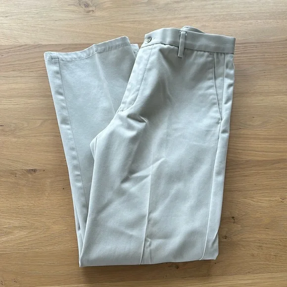 dockers slim fit dress pants Dockers Men's Big & Tall Jean Cut Classic-Fit All Seasons Tech Khaki Pants main image 0